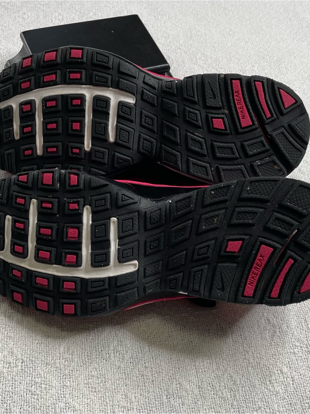 Nike Women’s Black and Pink Running Sneakers~ Size 6.5 ~ Reax Run 5‎ - Picture 7 of 10